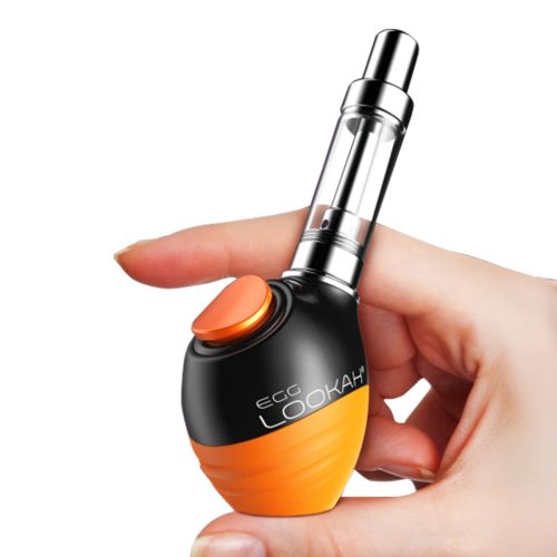 Une main tenant une batterie Lookah Egg à filetage 510, mettant en valeur son design orange et noir avec un bouton visible.