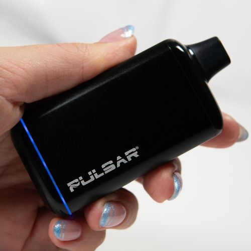 Vaporisateur à cartouche Pulsar 510 DL 2.0 Pro en main