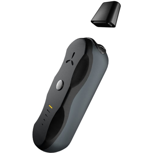 AirVape XS Go avec embout retiré, zone de remplissage et connexion magnétique visibles.