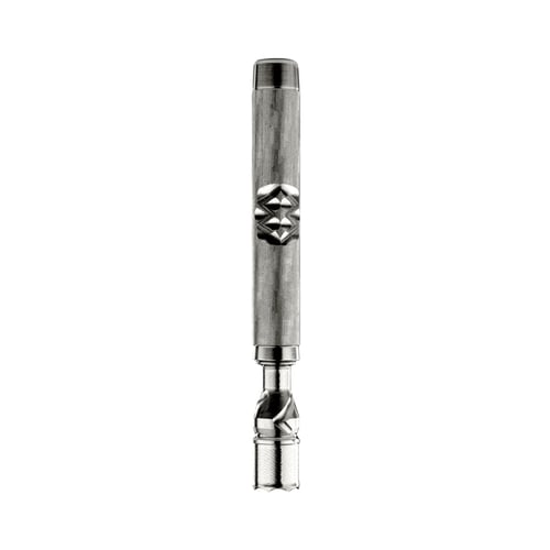 Vaporisateur portable DynaVap M7 couleur acier, avec un capuchon condenseur, garantissant un refroidissement efficace et une rétention de la vapeur dans les appareils compacts pour herbes sèches.