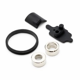 Contenu du kit de remplacement DaVinci ARTIQ : deux colliers magnétiques filetés argentés et trois joints noirs