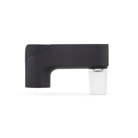 Vue latérale de l’adaptateur en verre Puffco Pivot, avec un design noir épuré et un embout en verre transparent en bas.