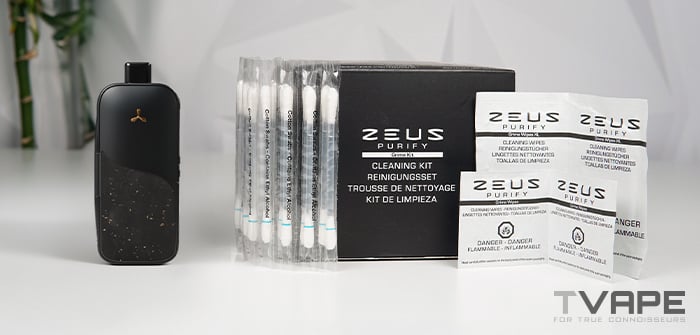 Le vaporisateur AirVape Legacy Pro 2 est présenté avec le kit de nettoyage Zeus Purify pour un nettoyage en profondeur de l'appareil.