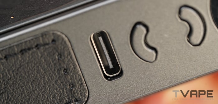 Vaporisateur AirVape Legacy Pro 2 - gros plan sur le port de chargement USB-C du vaporisateur