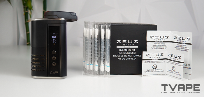 Le vaporisateur Arizer Go SRT est présenté avec différents accessoires de nettoyage