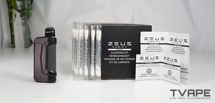 Le vaporisateur Ooze Duplex 2 Concentrate est présenté avec les accessoires de nettoyage Zeus Purify.