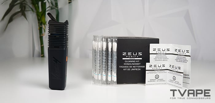 Le vaporisateur Veazy est présenté avec le kit de nettoyage Zeus Purify, un accessoire de nettoyage qui aide à maintenir le vaporisateur en parfait état.