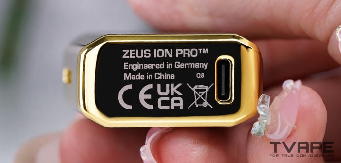 Gros plan sur le port USB-C du Zeus Ion Pro