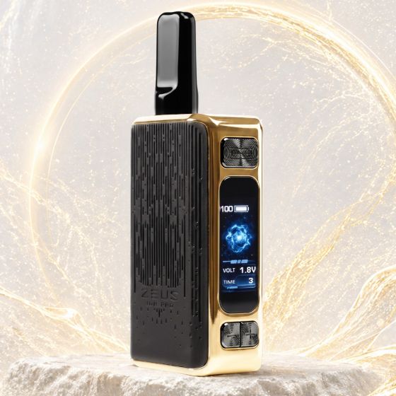 Batterie Zeus Ion Pro 510 thread en finition noire et dorée posée sur des rochers avec un halo de lumière dorée en arrière-plan