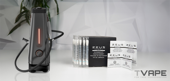 La chicha électrique AirVape Enso, exposée à côté du kit de nettoyage ZEUS Purify, avec des cotons-tiges et des lingettes nettoyantes à l'alcool